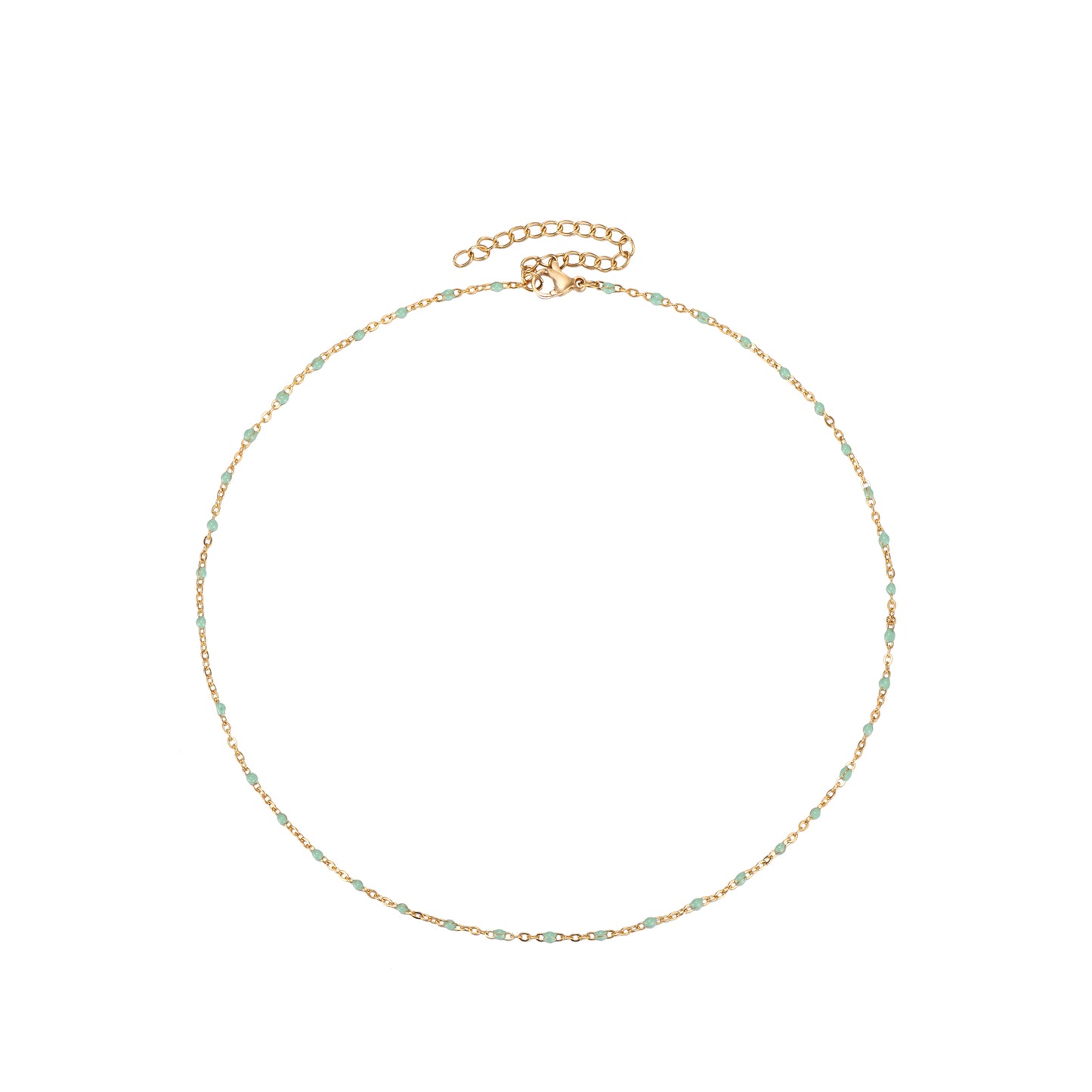 gargantilla dorada waterproof o resistente al agua confeccionada en acero con baño de oro de 3 micras. Tiene bolitas de enamel verde menta y el cierre es ajustable. collar hipoalergénico e inoxidable. gold plated stainless steel mint green bead necklace.