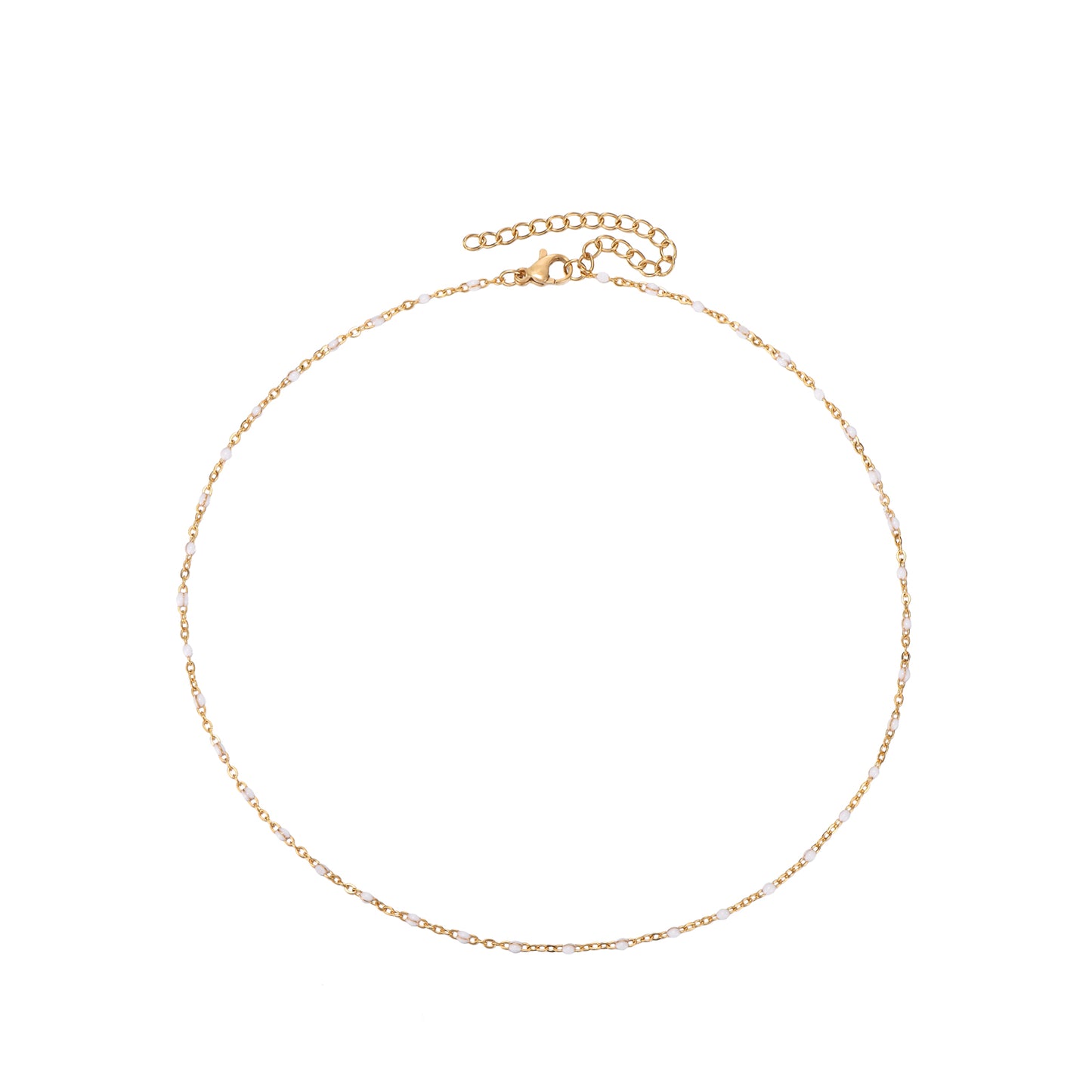 gargantilla dorada waterproof o resistente al agua confeccionada en acero con baño de oro de 3 micras. Tiene bolitas de enamel blancas y el cierre es ajustable. collar hipoalergénico e inoxidable. gold plated stainless steel white bead necklace.