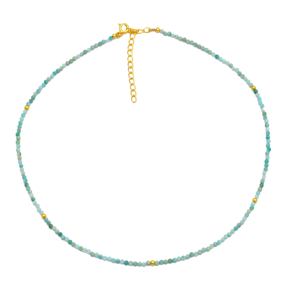 gargantilla o collar personalizado con inicial para regalar confeccionado con minerales multicolor. customize your natural stone necklace for a gift with letters.