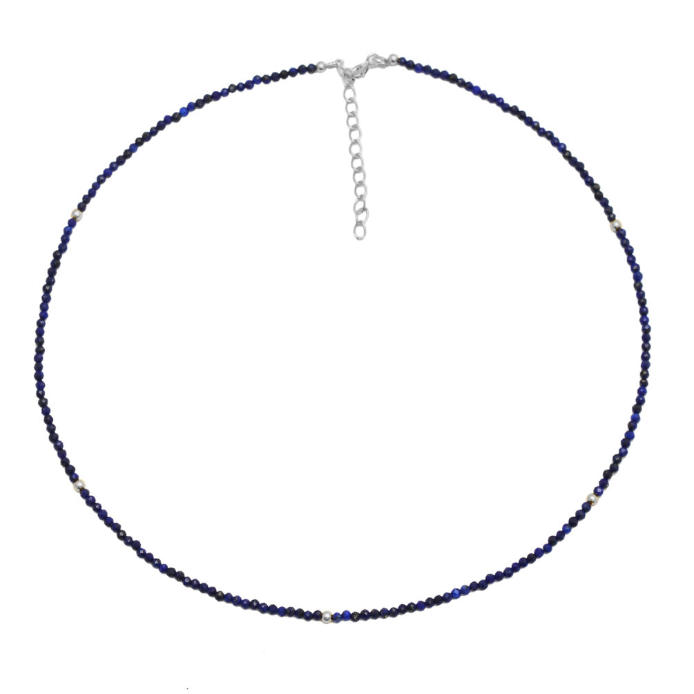 gargantilla o collar personalizado con inicial para regalar confeccionado con minerales multicolor. customize your natural stone necklace for a gift with letters.