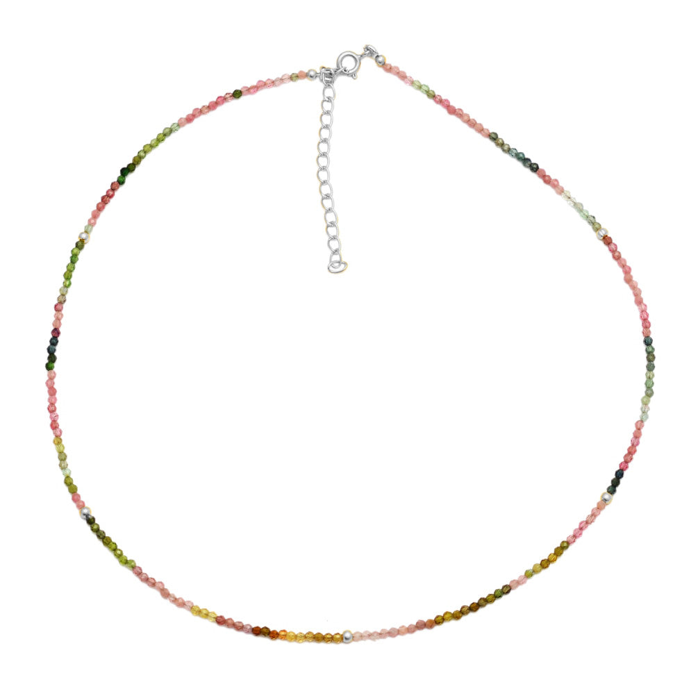 gargantilla o collar personalizado con inicial para regalar confeccionado con minerales multicolor. customize your natural stone necklace for a gift with letters.