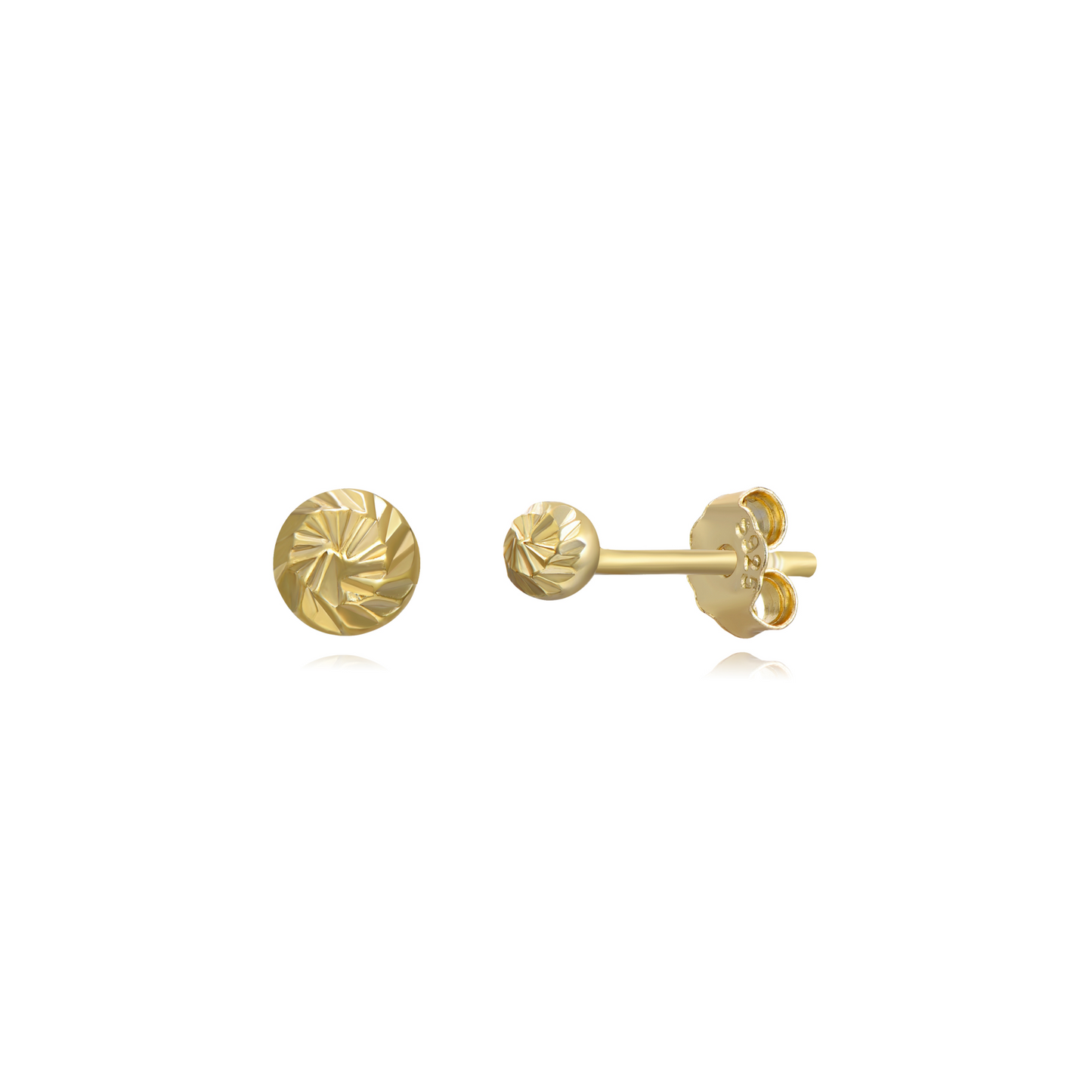 Pequeños pendientes mini de bolitas de 2,5 mm para llevar en agujeros de piercing y que están confeccionados en plata de ley con baño de oro 18 kilates. gold plated sterling silver mini bead earrings for piercing