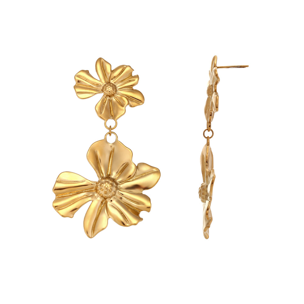 pendientes dorados largos de flores para invitada a boda o fiesta de primavera. son de acero resistente al agua e hipoalergénico. Gold plated stainless steel flower long earrings