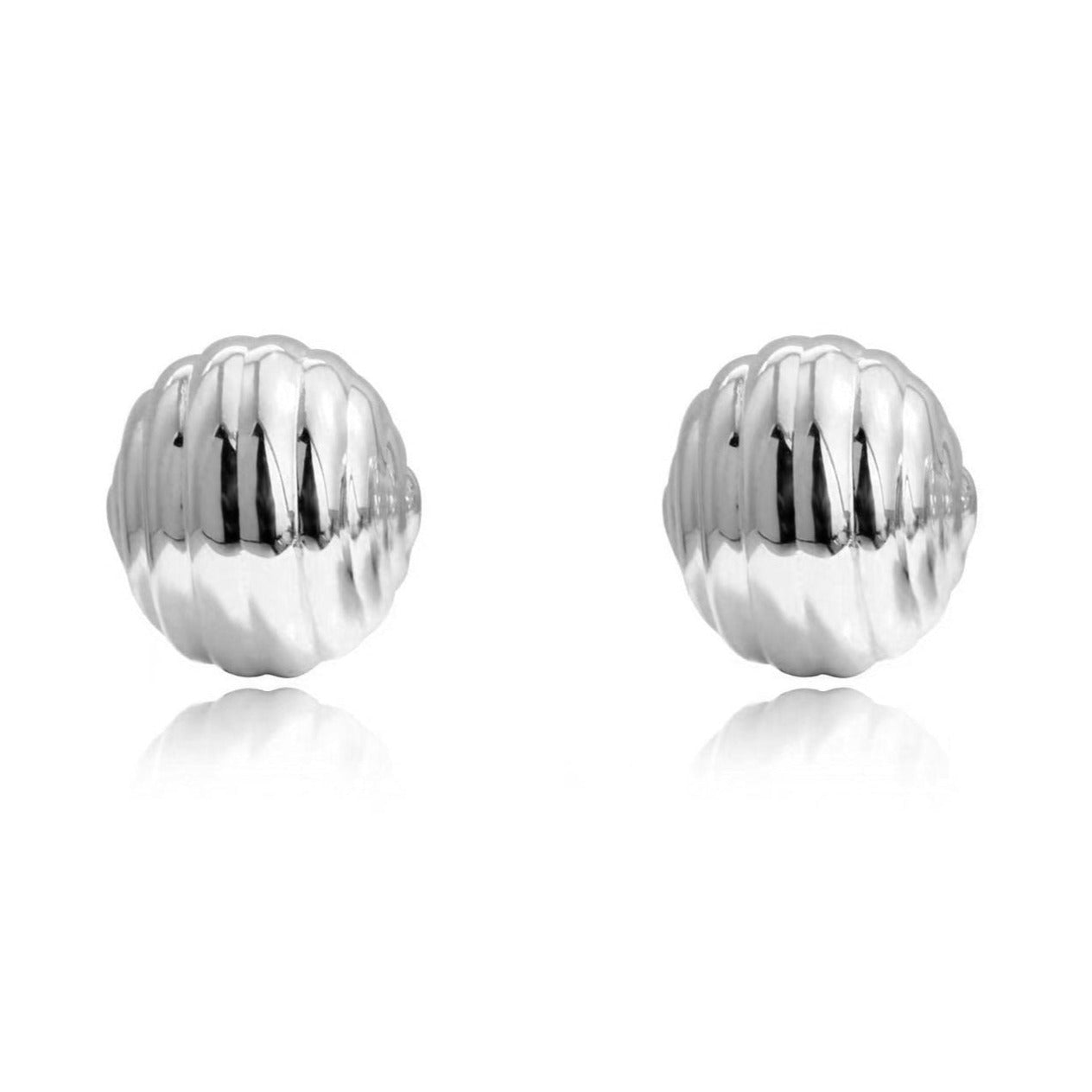 PENDIENTES redondos o DE BOLA GRANDES REDONDOS ESTILO VINTAGE o lady di. Son de acero hipoalergénico resistente al agua y bañado en oro. Diseño similar a bottega veneta y los ha llevado maria pombo