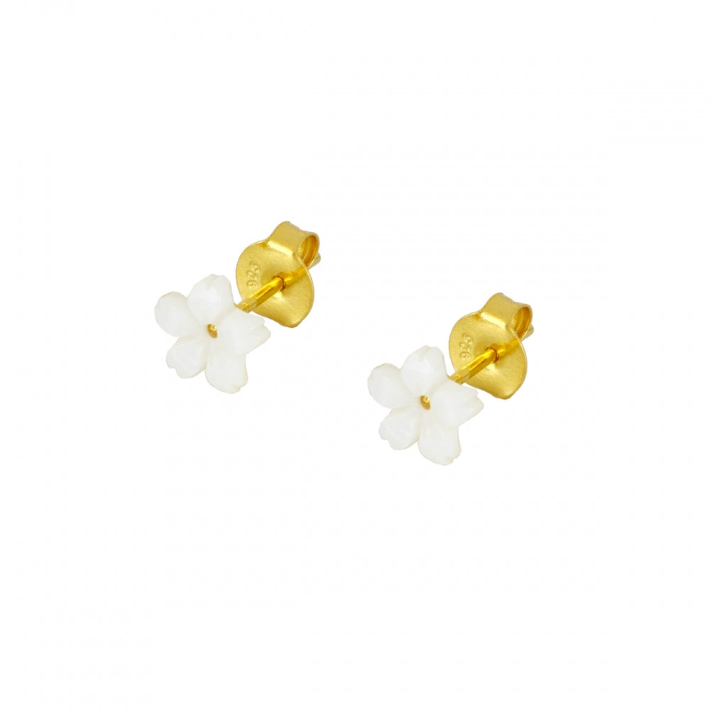 mini pendientes para piercing de flor con nácar blanco. Son hipoalergénicos porque están confeccionados en plata de ley con baño de oro 18 kilates. Gold plated sterling silver white nacre tiny flower piercing earrings.