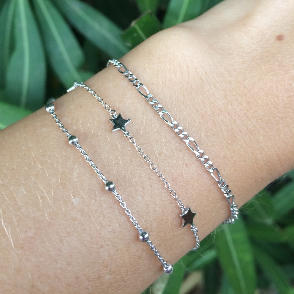pulsera de cadena con bolitas confeccionada en plata de ley y bañada en oro 18