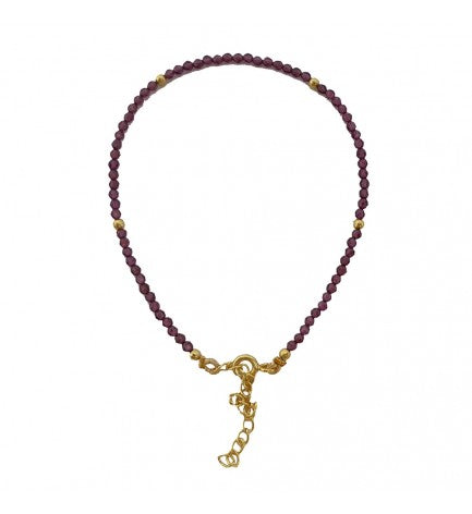 pulsera de minerales o piedra natural color morado o púrpura confeccionada en plata de ley con baño de oro 18 kilates y que se puedes personalizar con la inicial para regalo