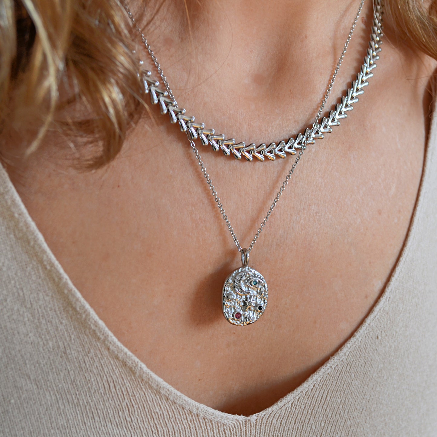 collar de cadena gruesa plateada vintage con eslabón grande estilo años 80 y 90. silver plated stainless steel vintage chunky chain necklace