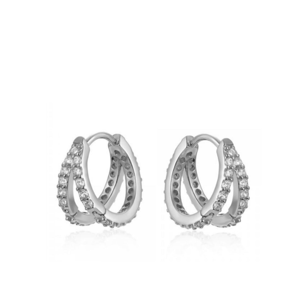Pequeños pendientes de doble aro para piercing con con circonitas confeccionados en plata de ley 925 con baño de oro 18 kilates. Gold plated sterling silver double hoop earring for piercing with zircon
