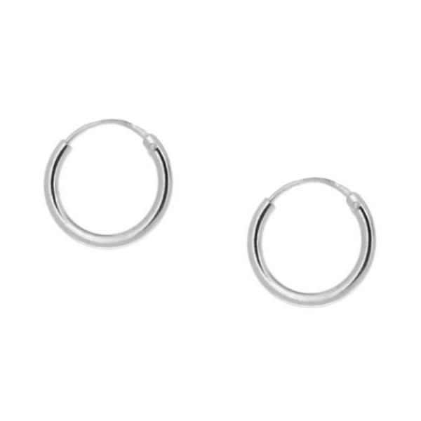 Pequeños pendientes de aro mini 10 mm para niña o piercing de cartílago confeccionados en plata de ley 925 con baño de oro 18 kilates. Gold plated sterling silver small hoop earrings for little girls o cartilage helix piercing.