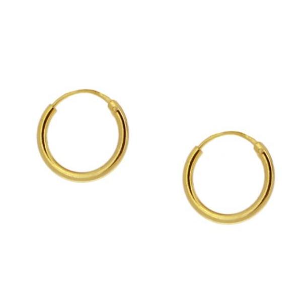 Pequeños pendientes de aro mini 10 mm para niña o piercing de cartílago confeccionados en plata de ley 925 con baño de oro 18 kilates. Gold plated sterling silver small hoop earrings for little girls o cartilage helix piercing.