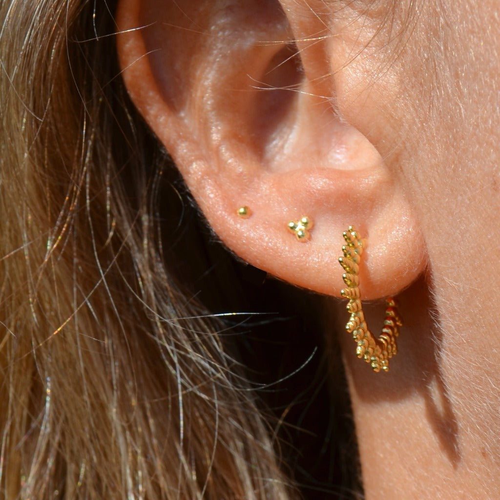 Aros con bolitas estilo árabe en plata de ley 925