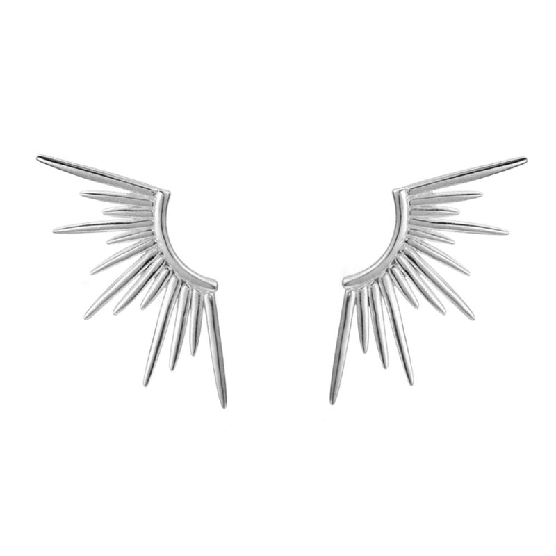 Pendientes grandes de invitada con forma de alas y puntas. confeccionados en plata de ley y baño de oro 18 kilates. Gold plated sterling silver big spike wing earrings