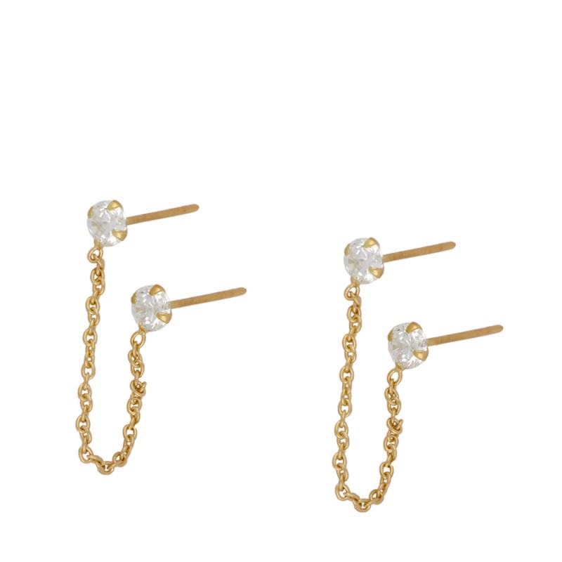 Pendientes pequeños de piercing con brillantes unidos por una cadena confeccionados en plata de ley con baño de oro 18 kilates