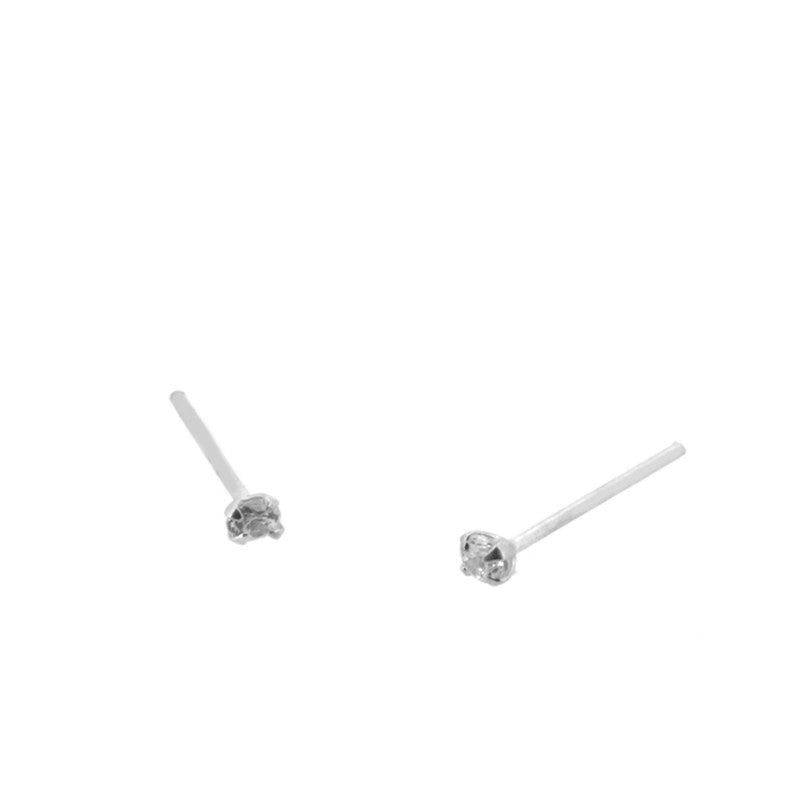 MINI PENDIENtes pequeños de piercing con brillante que se venden sueltos o por unidad y que están confeccionados en plata de ley 925 con baño de oro 18 kilates y circonita de 2 milímetros. Gold plated sterling silver tiny small zircon piercing earrings 2,5 mm
