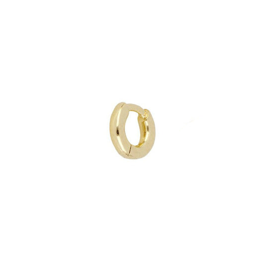 aro pequeño para piercing de cartílago como tragus o contra helix. Es anti alergia porque está confeccionado en plata de ley con baño de oro 18 kilates. Cierre facil de clic. Gold plated sterling silver piercing hoop earrings for cartilage.