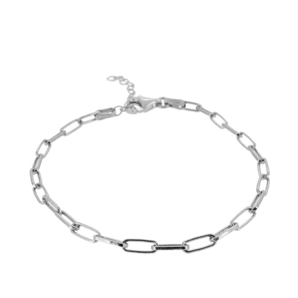 pulsera personalizable de eslabones vintage confeccionada en plata de ley y bañada en oro 18 kilates. gold plated sterling silver bracelet. Medalla con inicial con los nombres de los hijos para personalizar pulsera o gargantilla o pulsera de plata de ley como regalo personalizado para mama. gold plated sterling silver personalized letter medal for bracelet or necklace