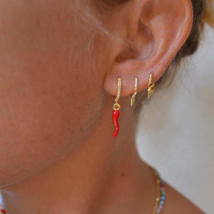 Pequeños pendientes de aro con pincho para piercing confeccionados en plata de ley 925 con baño de oro 18 kilates