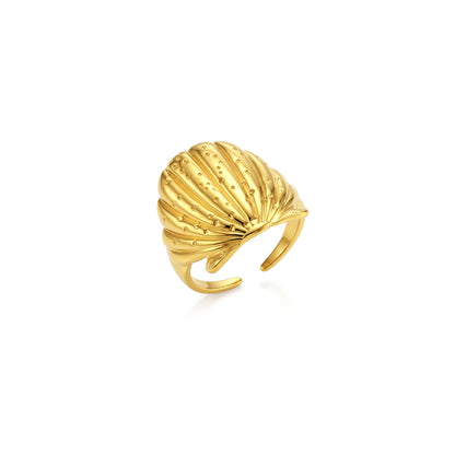 anillo ajustable para verano en forma de concha. Puedes elegirlo en dorado o plateado y es resistente al agua. está confeccionado en acero hipoalergénico e inoxidable. Gold plated stainless steel adjustable waterproof shell ring. talla única ajustable. 