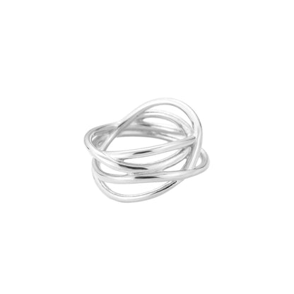 anillo entrelazado dorado Ancho y resistente al agua.. está confeccionado en acero hipoalergénico con baño de oro  o plata. Gold plated stainless steel waterproof adjustable ring