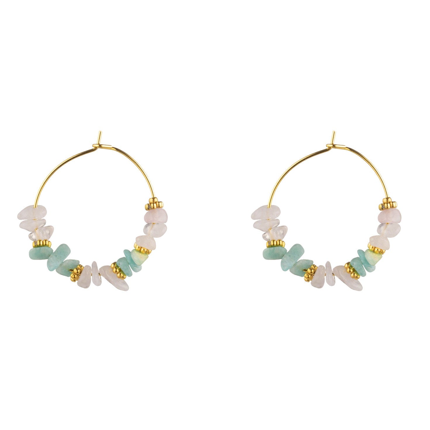 pendientes boho de aro medianos con piedra natural cuarzo rosa y amazonita verde menta. son de acero hipoalergénico bañado en oro y resistentes al agua. Gold plated stainless steel turquoise waterproof hoop earrings 
