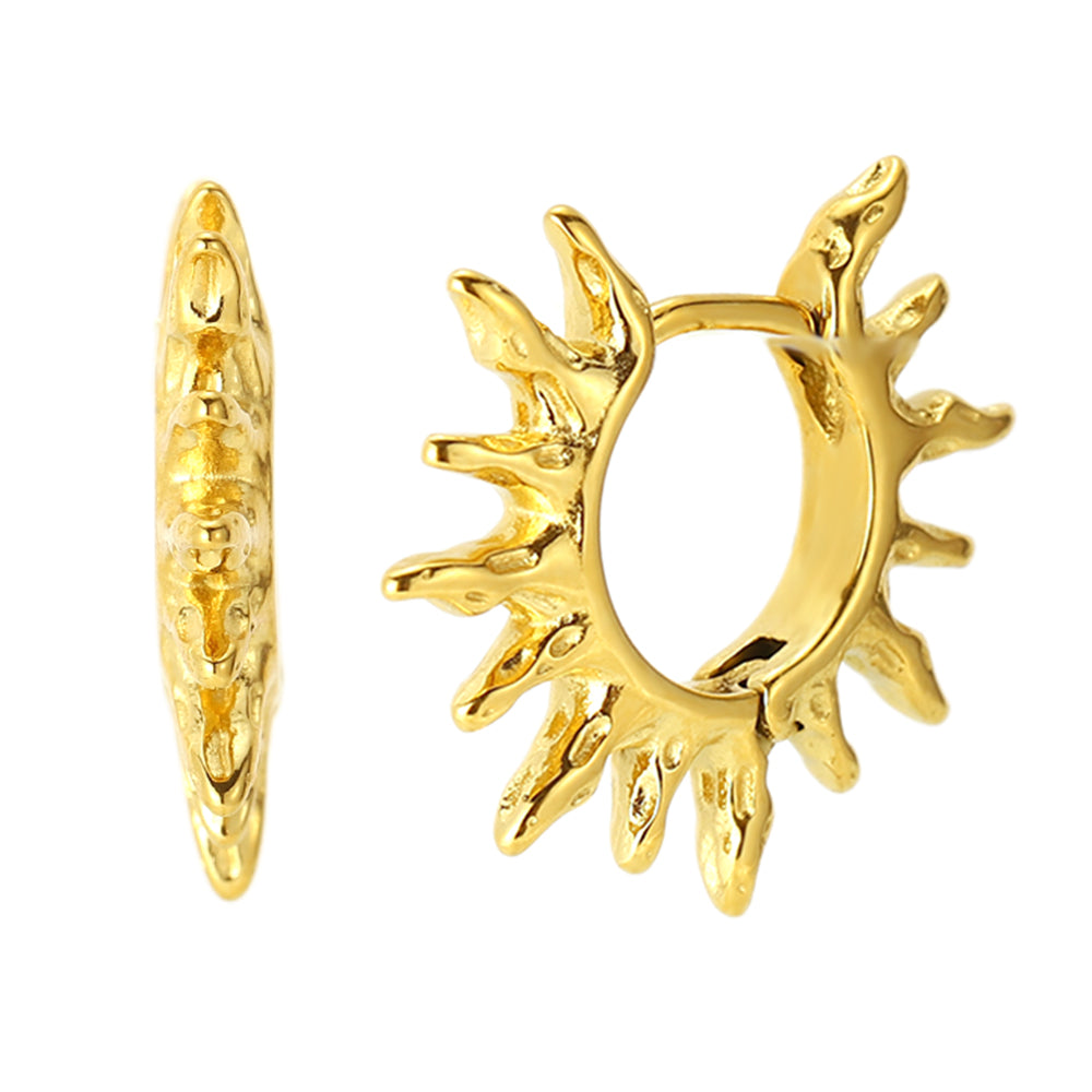 Pendientes de aro en forma de rayos de sol en dorado o plateado. Son de acero hipoalergenico, resistente al agua y no pesan. Perfectos para looks de noche y de día, para fiestas y trabajar