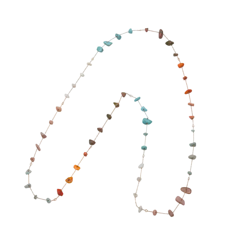 collar boho fino con piedra natural. Es de acero hipoalergénico y resistente al agua.
