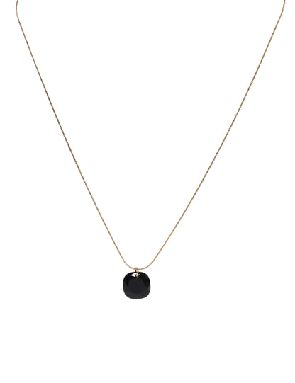 cadena o collar boho con colgante de piedra natural ágata negro hecho de acero hipoalergénico y resistente al agua. Es color oro. Gold plated stainless steel waterproof mineral pendant necklace