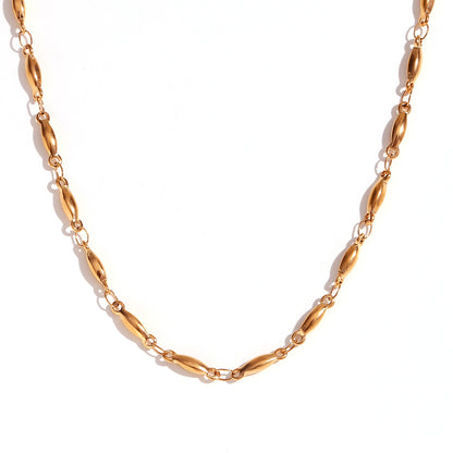 gargantilla boho chic en acero hipoalergénico y resistente al agua. Tiene forma de grano y es perfecta para hacer layering. Acabados en plateado y dorado