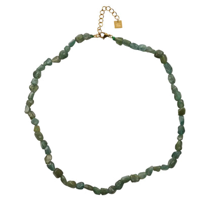 collar estilo boho de piedra mineral natural epidota verde. Ideal para verano, para regalar en el día de la madre y para llevar a la playa