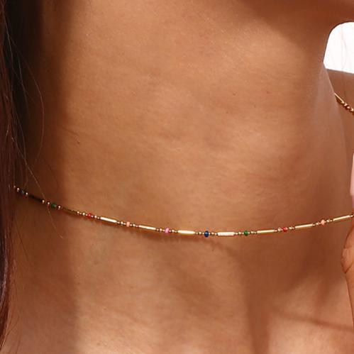 collar para verano de acero hipoalergénico resistente al agua dorado con bolitas de colores. Gold plated stainless steel color bead waterproof necklace for summer