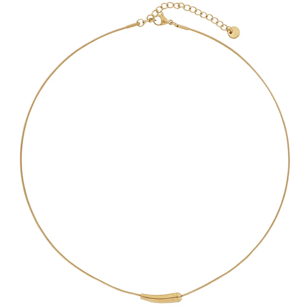 gargantilla boho dorada con abalorio central en acero inoxidable hipoalergénico resistentente al agua. Gold plated stainless steel waterproof necklace