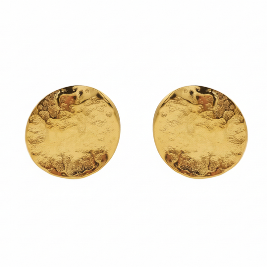 PENDIENTES redondos o de disco tipo moneda ESTILO VINTAGE. Son de acero hipoalergénico resistente al agua y acabado dorado. tienen acabado en relieve o martillado que le da un estilo boho