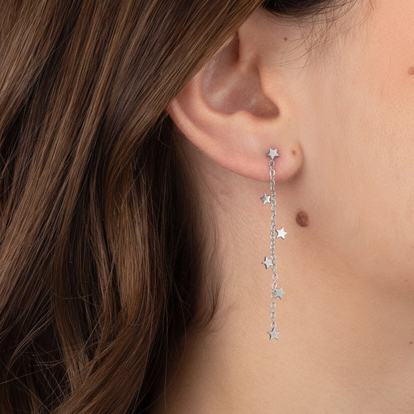 pendientes largos dorados o plateados de cadena para mujer, niña y adolescente. No pesan nada. Son de cadena larga con estrellas colgantes en acero hipoalergénico resistente al agua. Gold plated stainless steel long heart pendant earrings