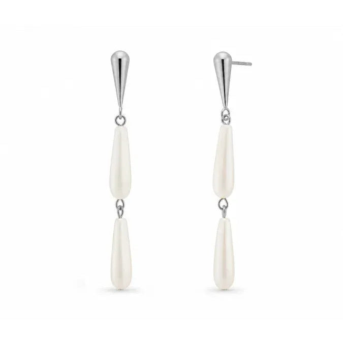 PENDIENTES COLGANTES LARGOS ESTILO BOHO. Son de lágrimas o gotas colgantes DE NÁCAR. No pesan nada. Son de acero hipoalergénico y resistente al agua. Son dorados y perfectos para looks boho y para llevar en la piscina o en el mar. 