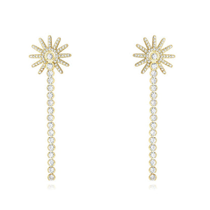 pendientes de fiesta largos con brillantes tipo tenis con estrella o sol. es de plata de ley con baño de oro 18 kilates. gold plated sterling silver long zircon tennis chain holiday earrings
