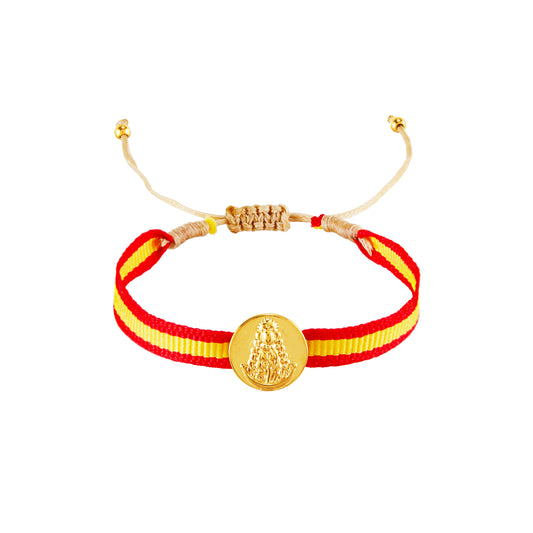 pulsera de cordón ajustable con medalla de la virgen del rocío en acero hipoalergénico bañado en oro o plata. Es resistente al agua y apta para niños