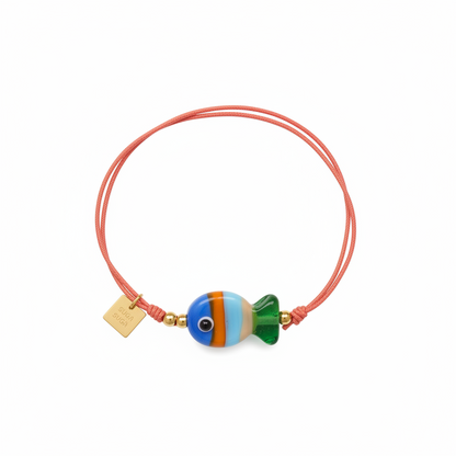 pulsera de verano de goma elástica con pez de cerámica a rayas de colores azul verde y naranja
