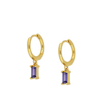 aritos de piercing individuales con colgante de circonita lila o morado. Están confeccionados en plata de ley rodiada o plata 925 con baño de oro.