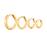 Aros básicos de piercing básicos con cierre fácil resistentes al agua. Son hipoalergénicos y están confeccionados en acero inoxidable con baño de oro 18 kilates. Gold plated stainless steel waterproof hoop earrings for helix piercing.
