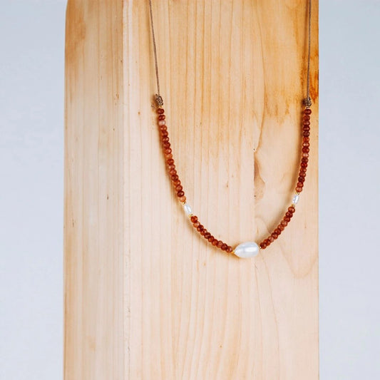 Collar boho de abalorios y perlas hecho a mano o handmade