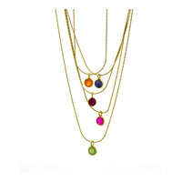 colgante o charm de ropada azul klein para que personalices tu joya de plata de ley con baño de oro 18 kilates o para hacer un regalo personalizado. Blue natural stone charm to personalize any gold plated silver necklace
