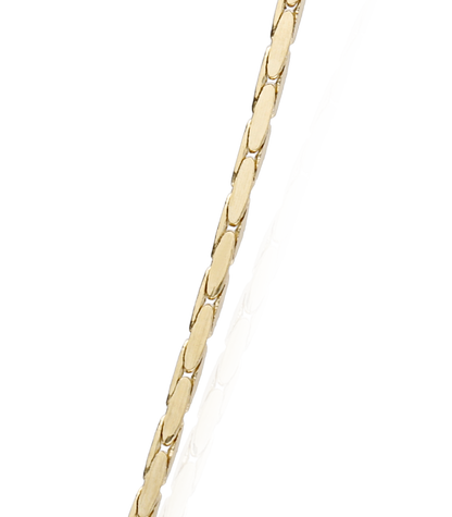 cadena fina cardano plana semi rígida para personalizar con iniciales o charms de mineral y que está confeccionada en plata de ley con baño de oro 18 kilates