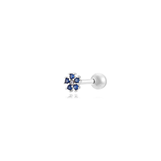 pendiente piercing de flor en acero inoxidable e hipoalergénico bañado en oro 18 kilates. Cierre de bolita. Perfecto para cartílago como helix, tragus, conch. GOld plated stainless steel blue zircon flower cartilage piercing earring.